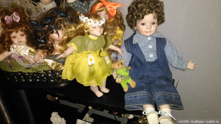 Мои куколки в новых семьях счастливы :)