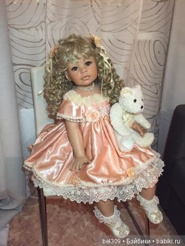 Мои куколки в новых семьях счастливы :)