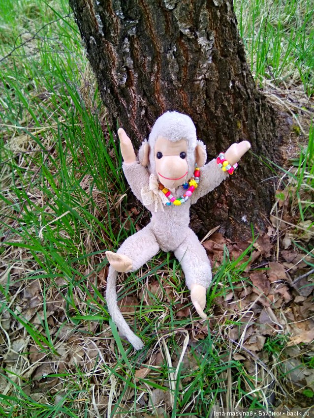 Анфиска (винтажная обезьянка) на природе в Мещере