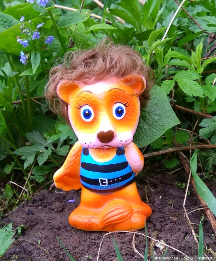 Анфиска (винтажная обезьянка) на природе в Мещере