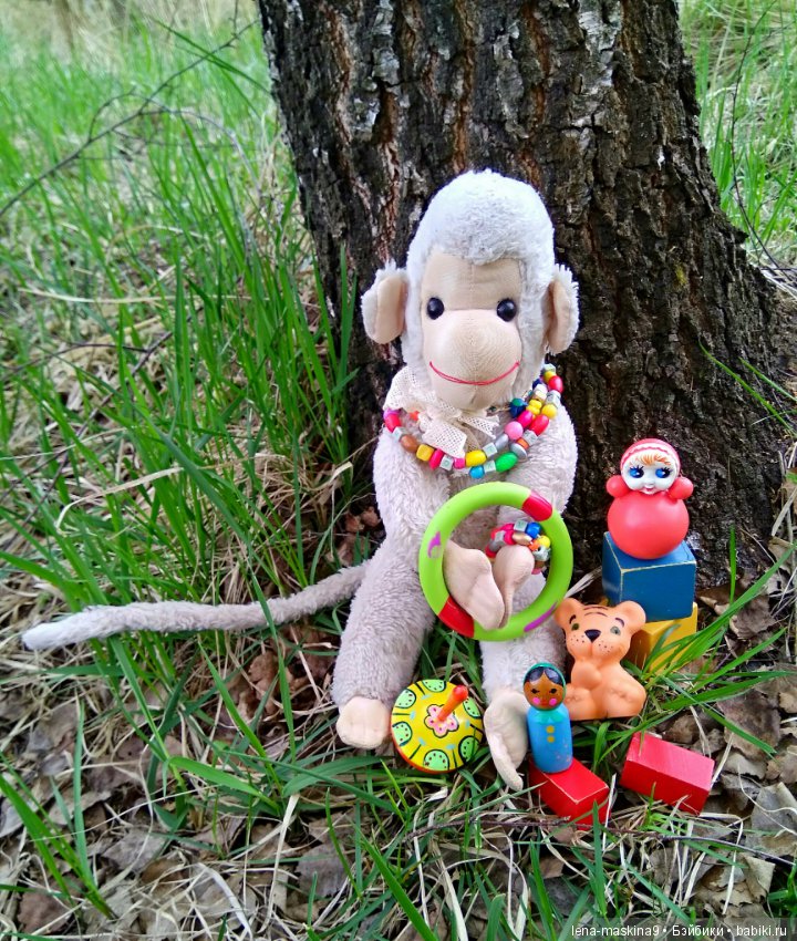 Анфиска (винтажная обезьянка) на природе в Мещере