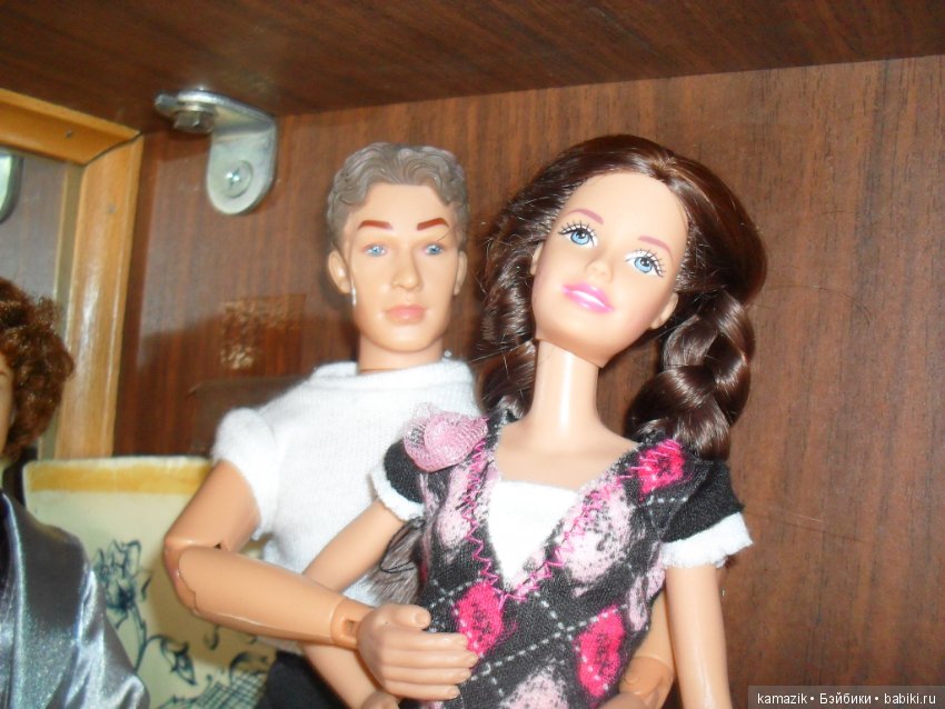 Общежитие первое — Куклы Barbie (Барби): Looks