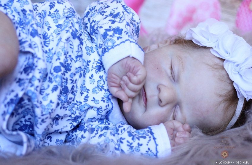 Сплюшечка реборн Эллис в нарядах