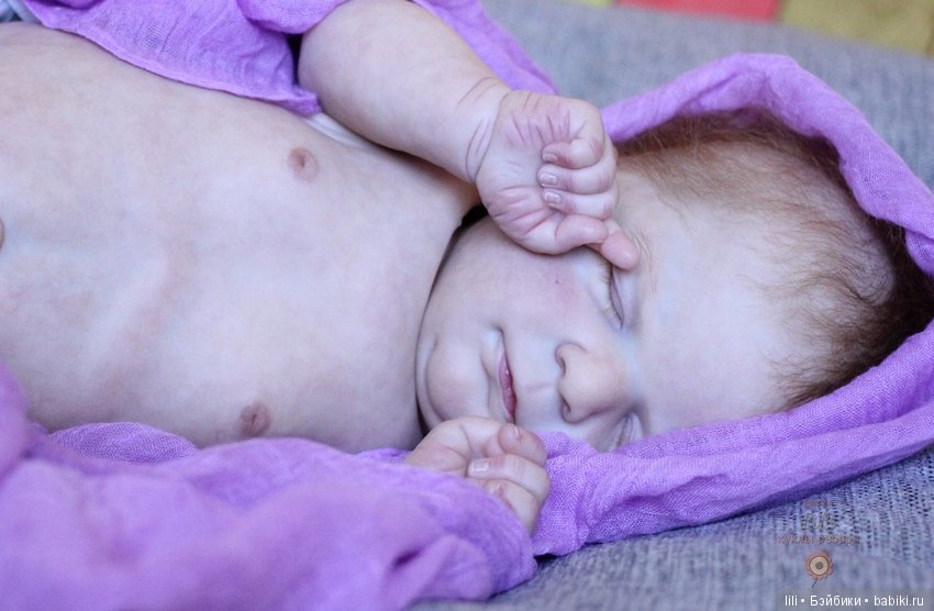 Сплюшечка реборн Эллис в нарядах