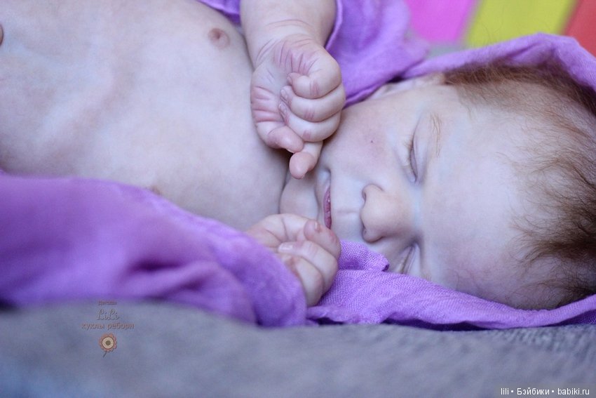 Сплюшечка реборн Эллис в нарядах