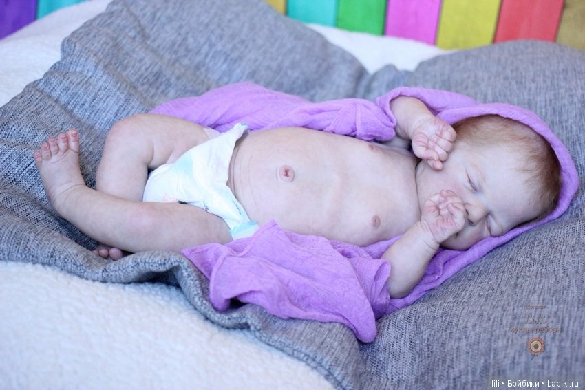 Сплюшечка реборн Эллис в нарядах