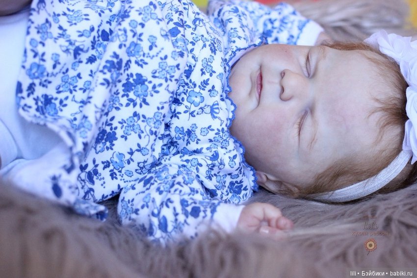 Сплюшечка реборн Эллис в нарядах