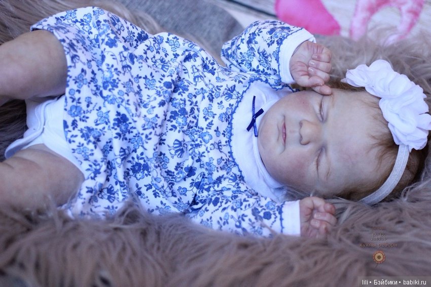 Сплюшечка реборн Эллис в нарядах