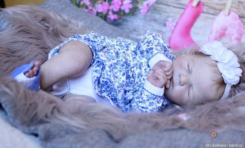 Сплюшечка реборн Эллис в нарядах