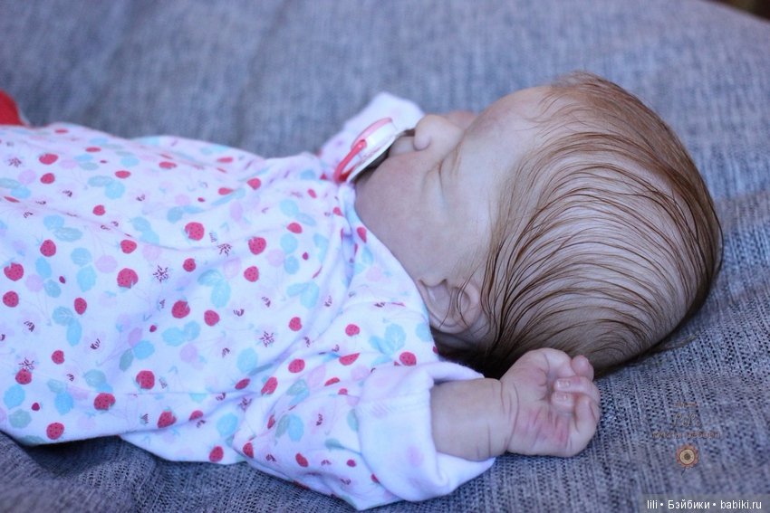 Сплюшечка реборн Эллис в нарядах