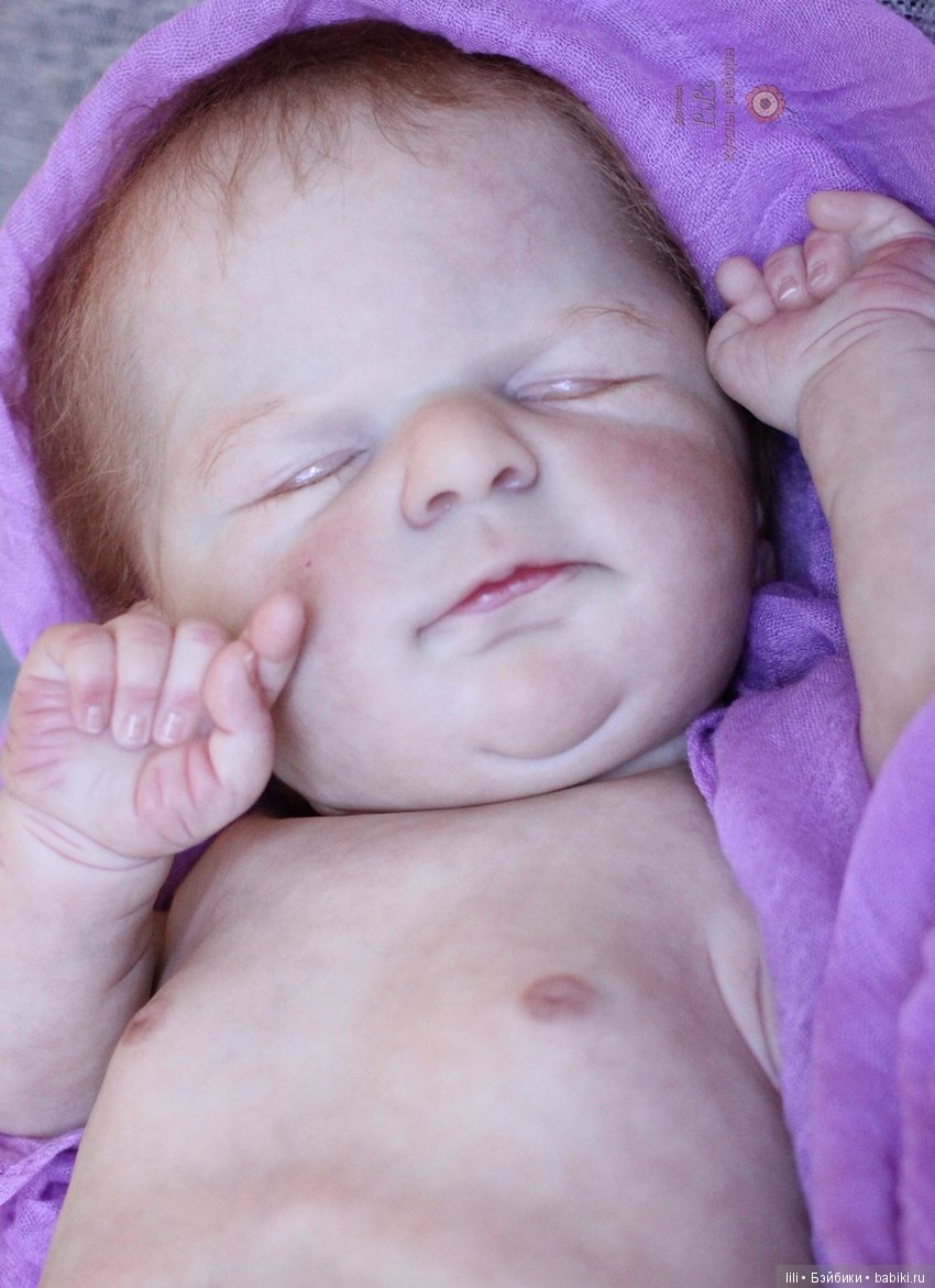 Сплюшечка реборн Эллис в нарядах