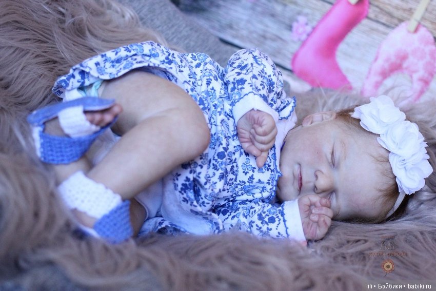 Сплюшечка реборн Эллис в нарядах