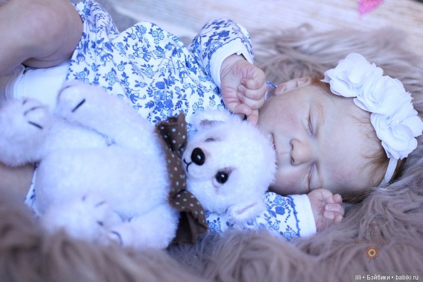 Сплюшечка реборн Эллис в нарядах