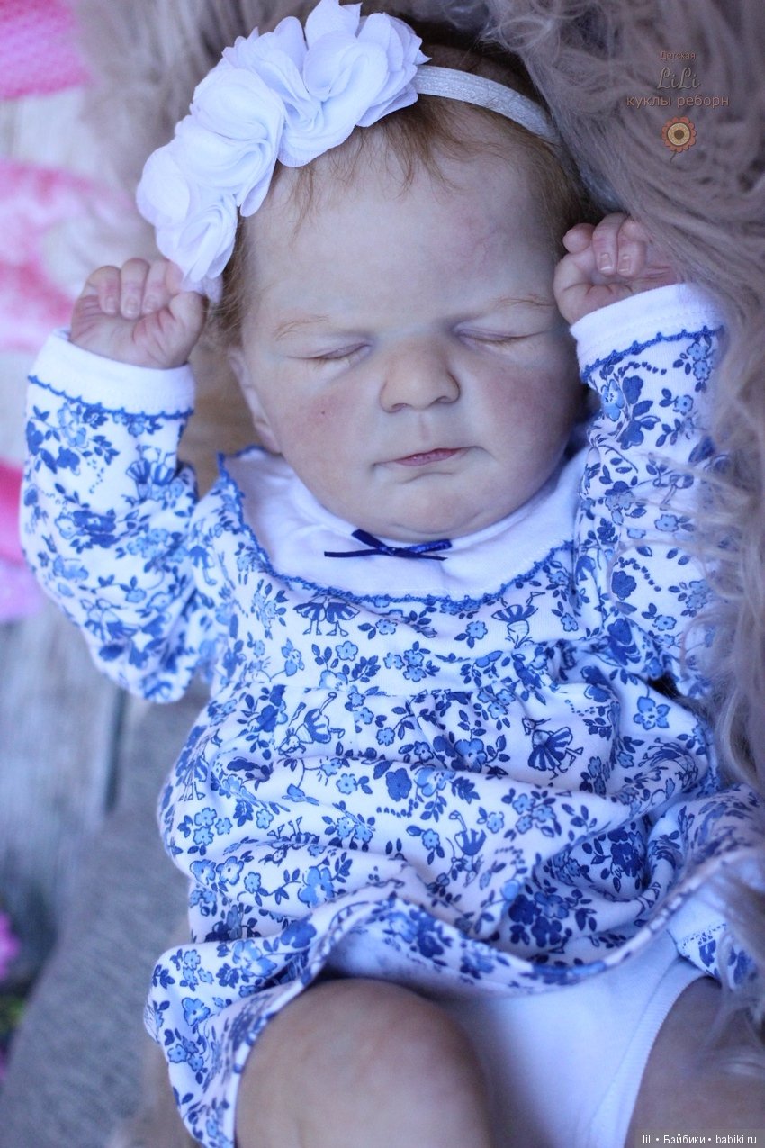 Сплюшечка реборн Эллис в нарядах