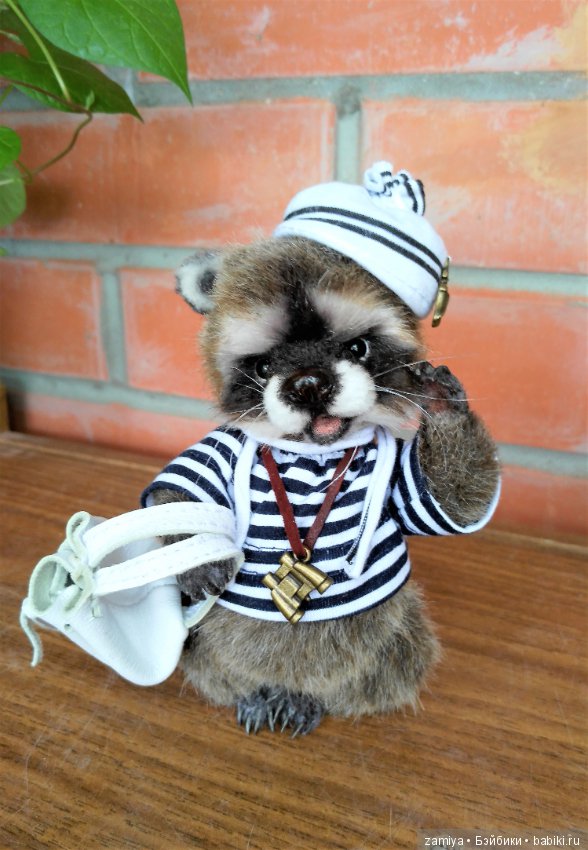 Елисей - любитель путешествий. Игрушка ручной работы