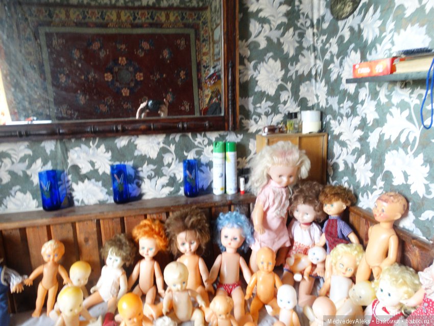 Люди, помогите разобраться с коробкой с куклами (фото 5)