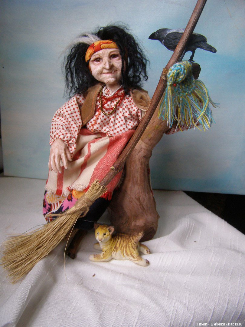 Игрушка ручной работы Баба Яга из серии Лес на ладошке (фото 7)