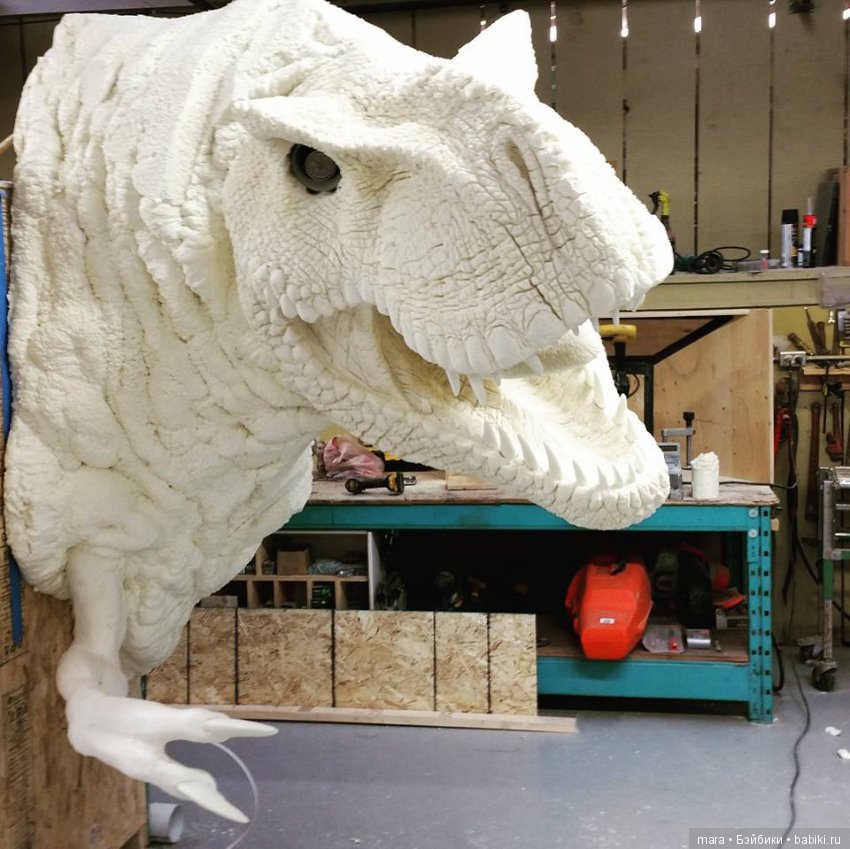 Скульптор Cesar Dacol Jr. Динозавр (фото 8)