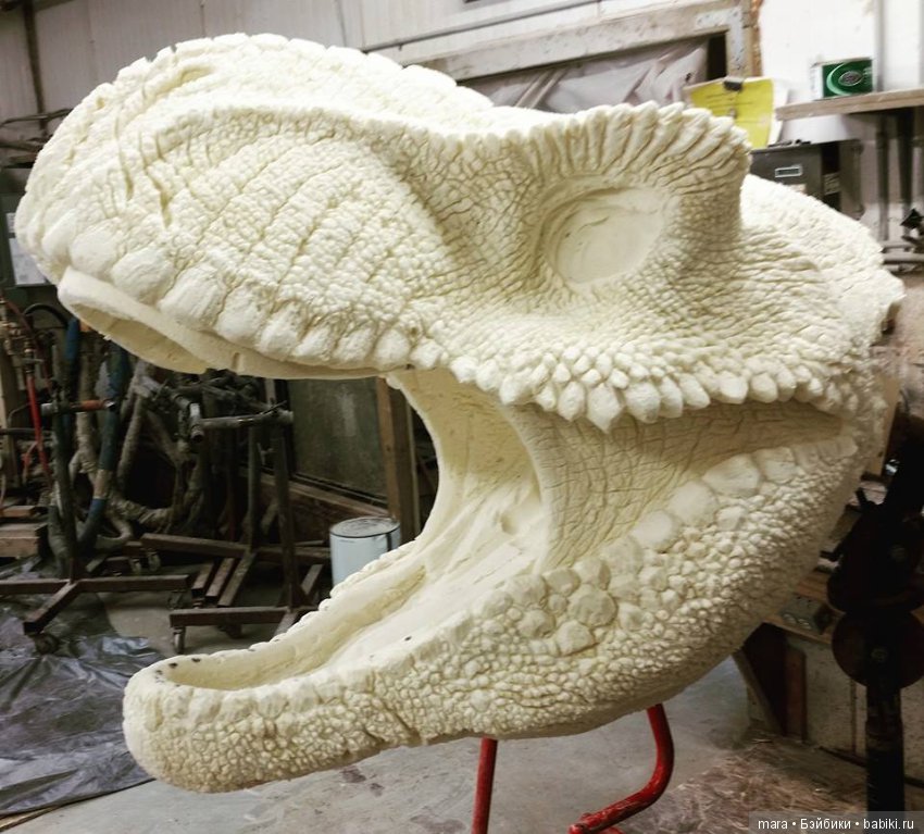 Скульптор Cesar Dacol Jr. Динозавр (фото 5)