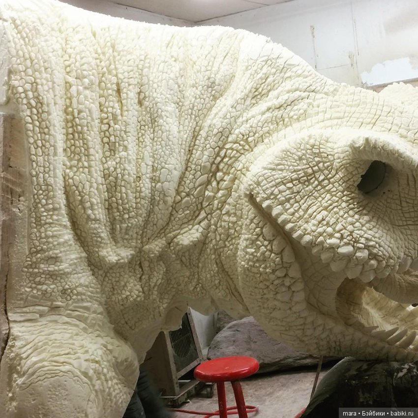 Скульптор Cesar Dacol Jr. Динозавр (фото 9)