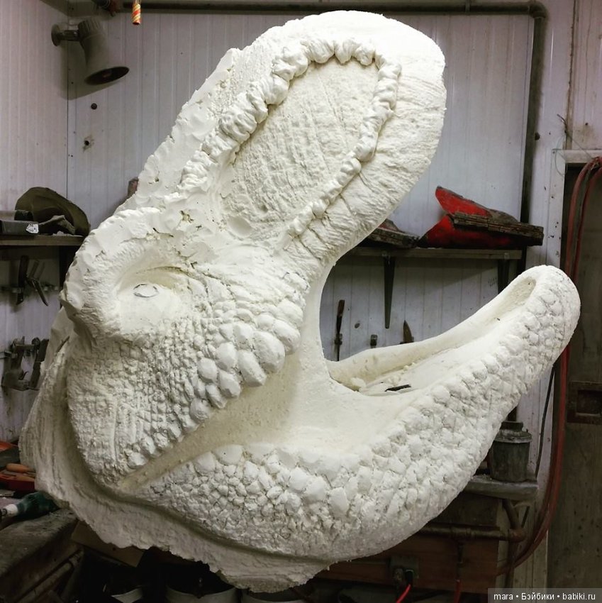 Скульптор Cesar Dacol Jr. Динозавр (фото 3)