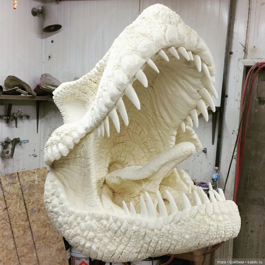 Скульптор Cesar Dacol Jr. Динозавр (фото 7)
