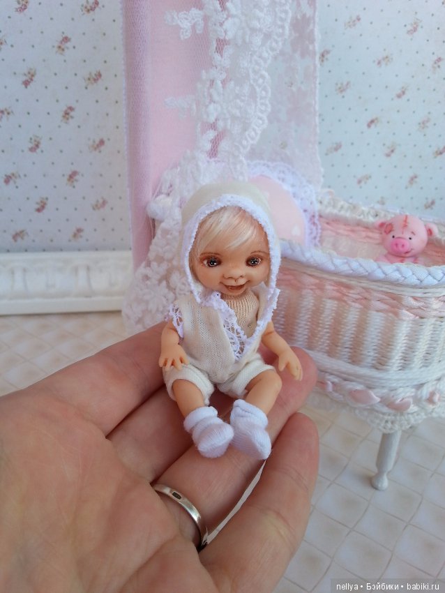 Детка в колыбельке — Авторские миниатюрные куклы: лепка (фото 9)
