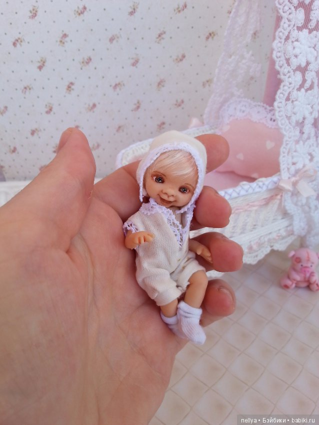 Детка в колыбельке — Авторские миниатюрные куклы: лепка (фото 7)