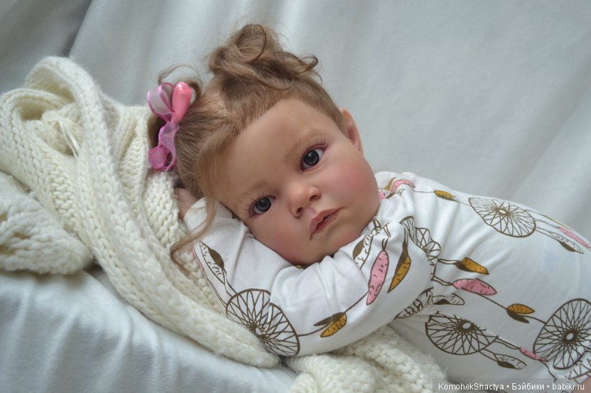 Смотрит на мир своими глазами... Моя куколка реборн Изабель. Автор Оксана Калиниченко