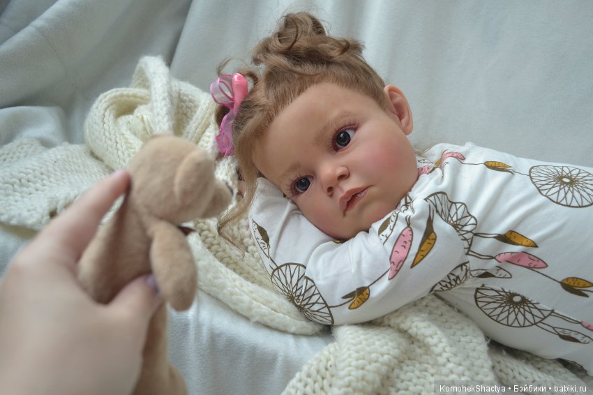 Смотрит на мир своими глазами... Моя куколка реборн Изабель. Автор Оксана Калиниченко