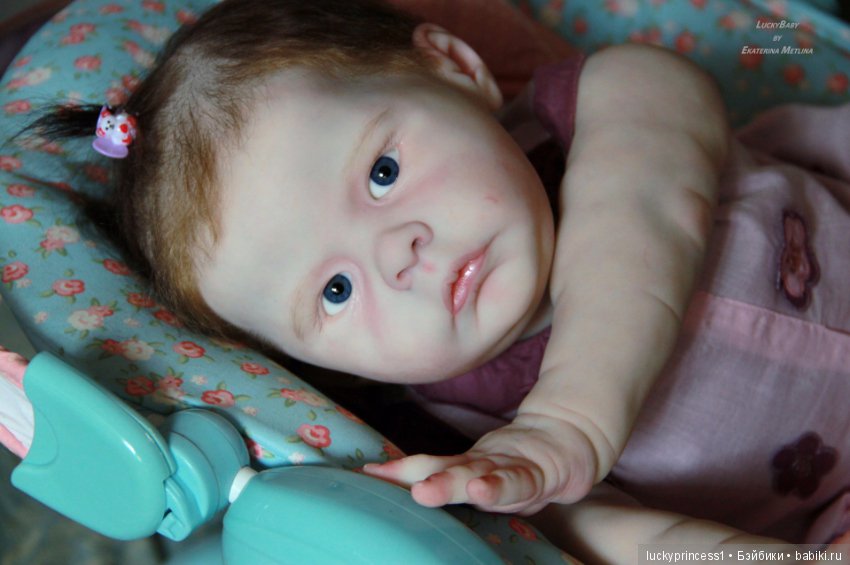 Лили-Марлен, девочка из одноименного молда скульптора Sylvia Manning