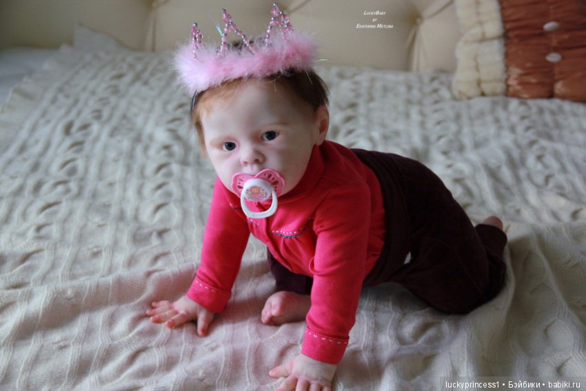 Лили-Марлен, девочка из одноименного молда скульптора Sylvia Manning