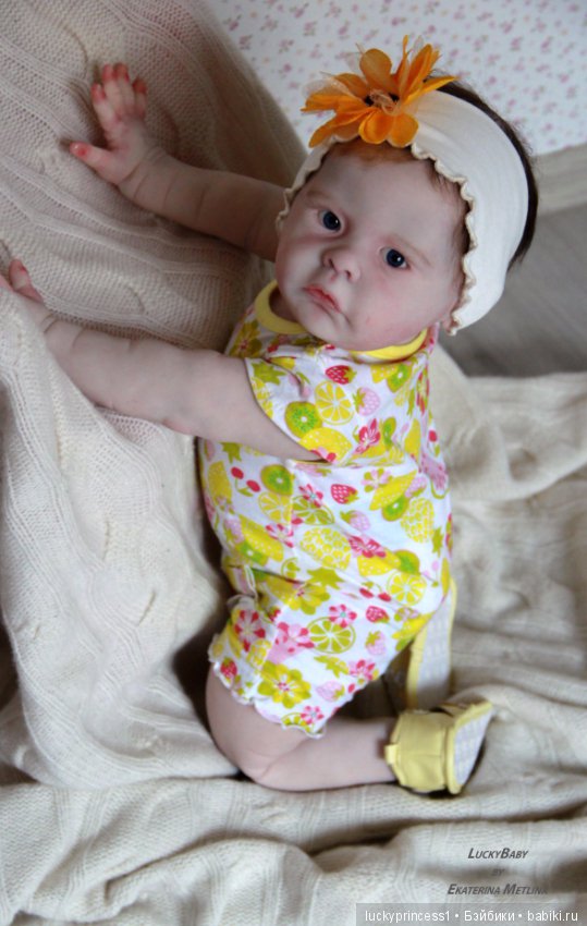 Лили-Марлен, девочка из одноименного молда скульптора Sylvia Manning