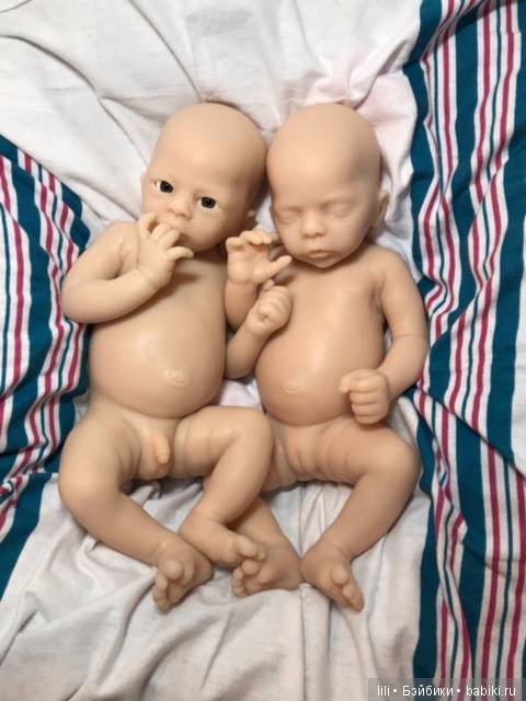 Силиконовые малыши Vivienne and Valentino у Laura Tuzio Ross