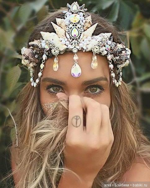 Удивительные короны современных русалок (фото 10)