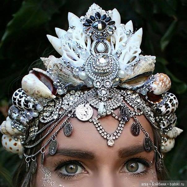 Удивительные короны современных русалок (фото 8)