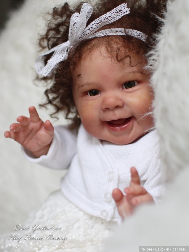 Мэйзи, малышка реборн кучеряшка (фото 5)