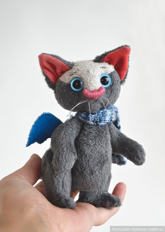 Очень странное животное, возможно, из семейства кошачьих, игрушка ручной работы (фото 5)