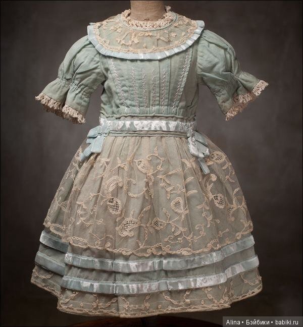 Кукольные и детские антикварные наряды (фото 10)