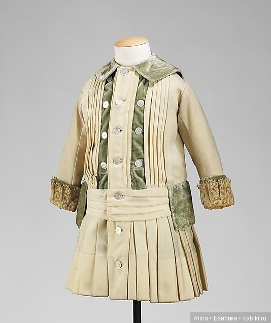 Кукольные и детские антикварные наряды