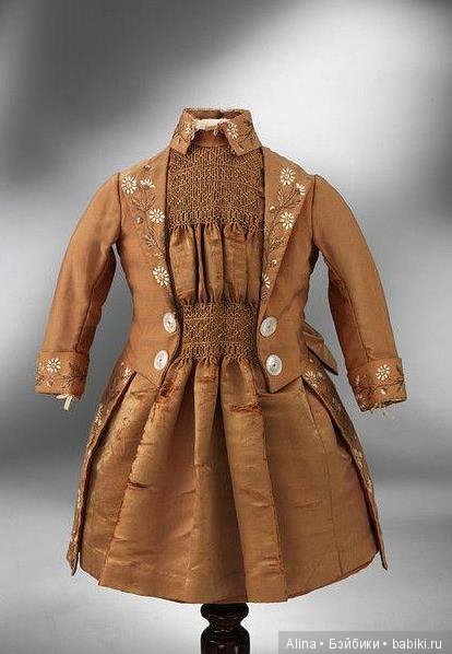 Кукольные и детские антикварные наряды