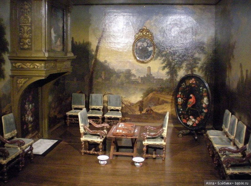 Антикварный кукольный дом Петронеллы Ортман (фото 5)