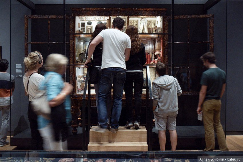 Антикварный кукольный дом Петронеллы Ортман (фото 8)