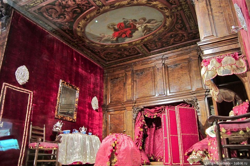 Антикварный кукольный дом Петронеллы Ортман (фото 3)