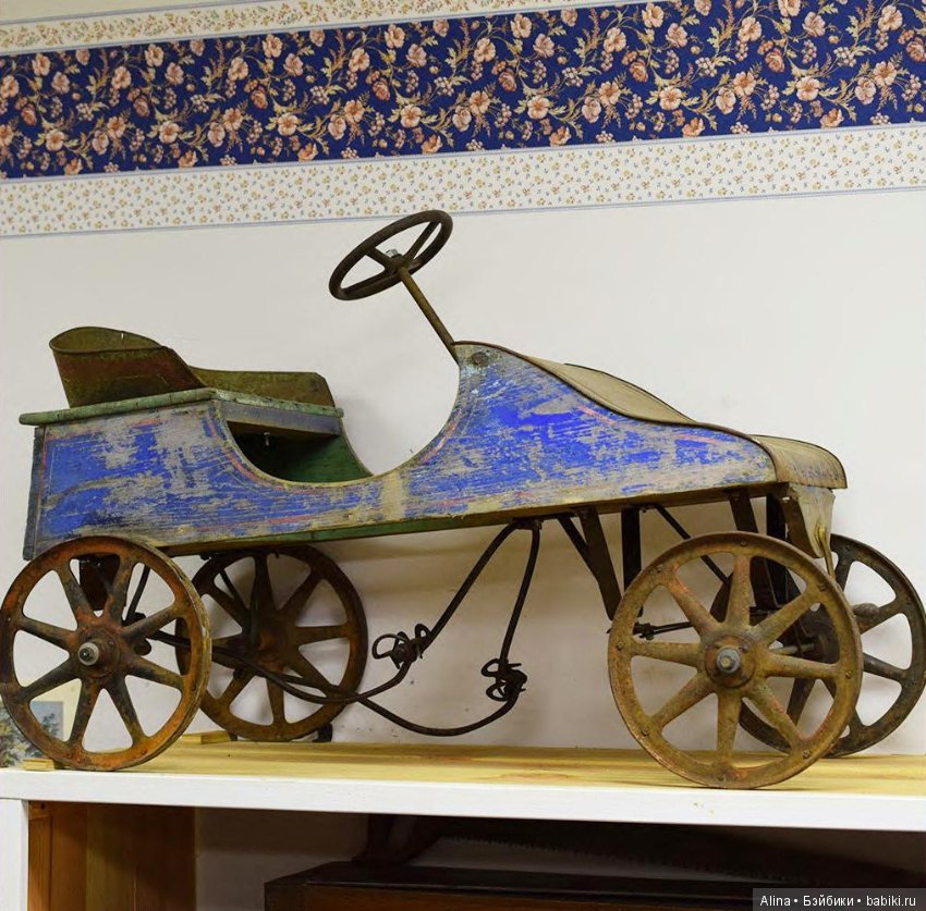 Антикварные педальные машинки (фото 7)