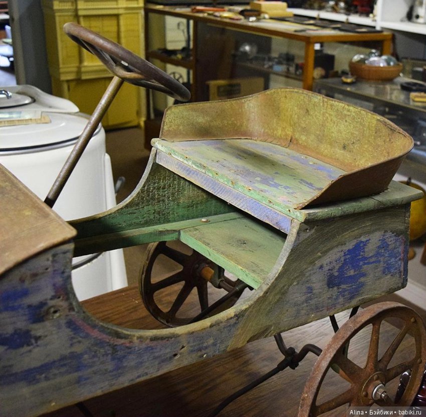 Антикварные педальные машинки (фото 8)