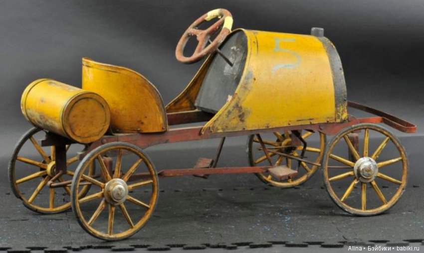 Антикварные педальные машинки (фото 2)