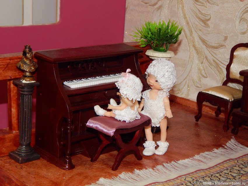 В дождливую погоду. Авторские куклы Нелли Губиной