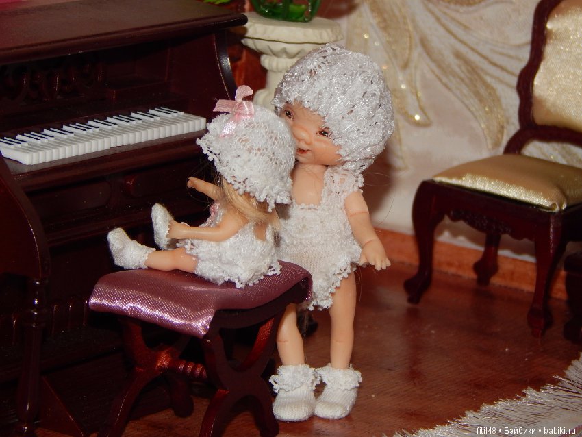 В дождливую погоду. Авторские куклы Нелли Губиной