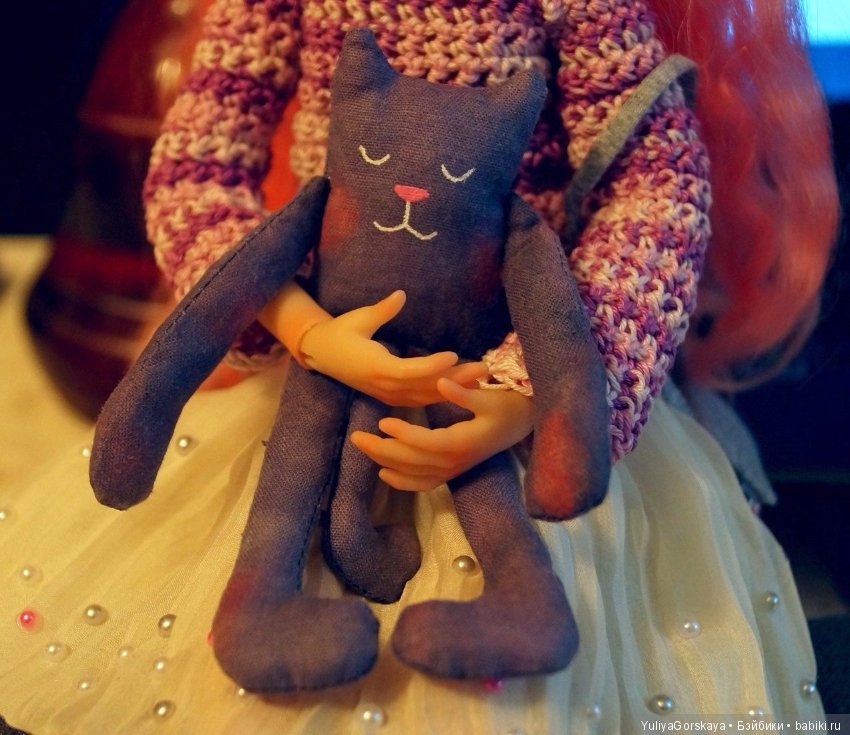 Аксессуары для куколки с розовыми волосами